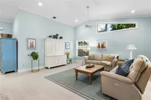 2855 Hampton Cir E, Delray Beach, FL 33445 - Photo 5