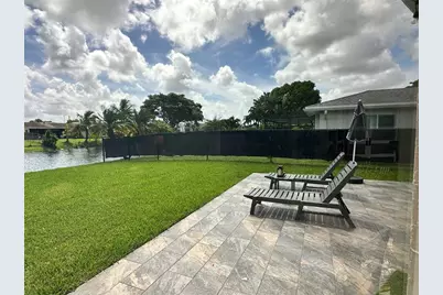 9208 NW 80th St, Tamarac, FL 33321 - Photo 19