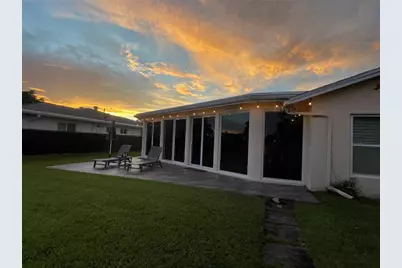 9208 NW 80th St, Tamarac, FL 33321 - Photo 5