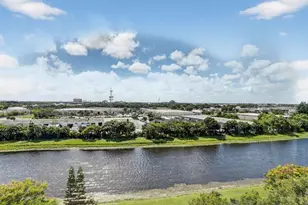 2202 S Cypress Bend Dr, Pompano Beach, FL 33069 - Photo 3