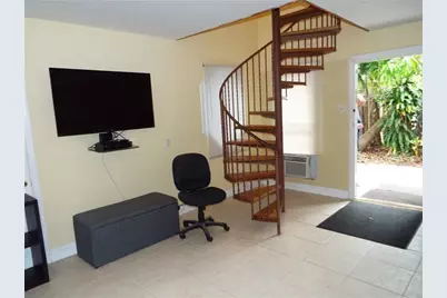 898 NE 39th St, Oakland Park, FL 33334 - Photo 11