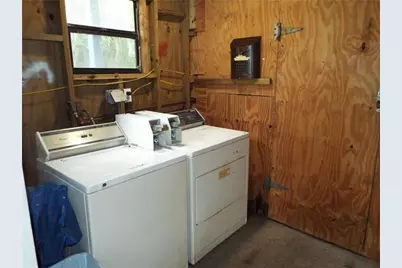 898 NE 39th St, Oakland Park, FL 33334 - Photo 15