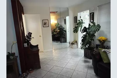 898 NE 39th St, Oakland Park, FL 33334 - Photo 5