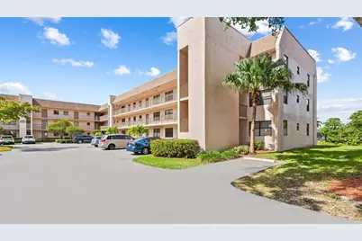 10442  Sunrise Lakes Blvd, Unit #111, Sunrise, FL 33322 - Photo 17
