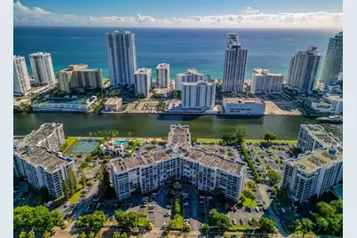 800  Parkview Dr, Unit #625, Hallandale Beach, FL 33009 - Photo 31