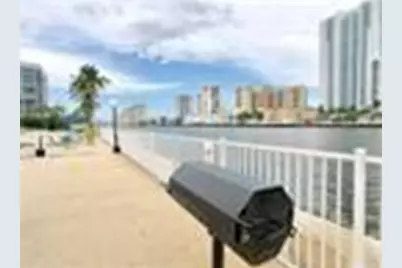 800  Parkview Dr, Unit #625, Hallandale Beach, FL 33009 - Photo 35