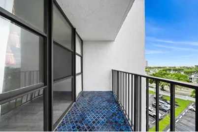 800  Parkview Dr, Unit #625, Hallandale Beach, FL 33009 - Photo 13
