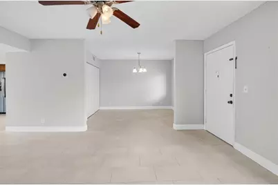 5370  Las Verdes Cr, Unit #319, Delray Beach, FL 33484 - Photo 5