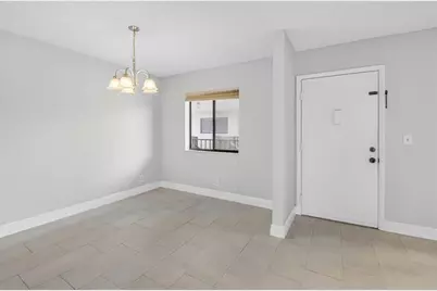 5370  Las Verdes Cr, Unit #319, Delray Beach, FL 33484 - Photo 9