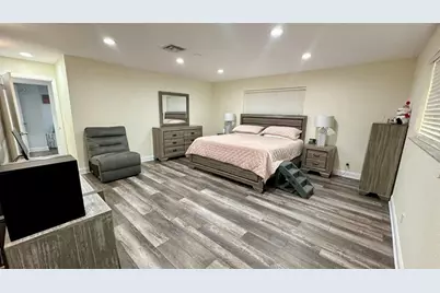 4751 NE 10, Oakland Park, FL 33334 - Photo 17