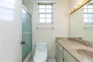 4281 W 10th Ct, Hialeah, FL 33012 - Photo 23