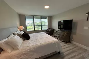 7582 NE Regency Lake Dr Unit, Boca Raton, FL 33433 - Photo 9