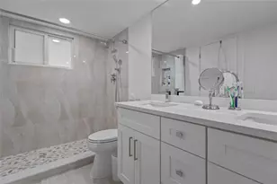 4301 Martinique Cir, Coconut Creek, FL 33066 - Photo 9