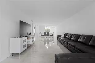 4301 Martinique Cir, Coconut Creek, FL 33066 - Photo 5