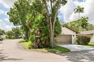 5614 Hammock Ln, Lauderhill, FL 33319 - Photo 3