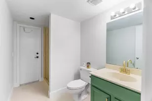 5651 Golden Eagle Cir, Palm Beach Gardens, FL 33418 - Photo 13