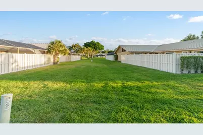 5651  Golden Eagle Cir, Unit #5651, Palm Beach Gardens, FL 33418 - Photo 17