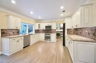 7501 Red Bay Pl, Coral Springs, FL 33065 - Photo 5