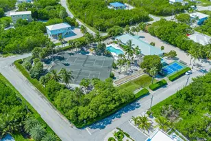 239 W Seaview Dr, Duck Key, FL 33050 - Photo 27