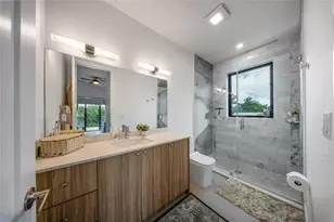 239 W Seaview Dr, Duck Key, FL 33050 - Photo 9