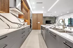 300 NE 21st Ct, Wilton Manors, FL 33305 - Photo 13