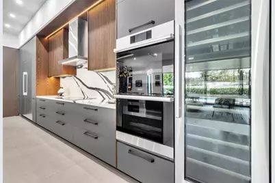 300 NE 21st Ct, Wilton Manors, FL 33305 - Photo 15