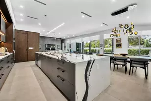 300 NE 21st Ct, Wilton Manors, FL 33305 - Photo 1