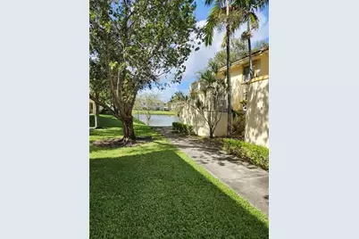 4775 SW 62nd Ave, Unit #102, Davie, FL 33314 - Photo 3