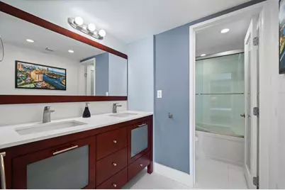 3625 N Country Club Dr, Unit #1208, Miami, FL 33180 - Photo 21