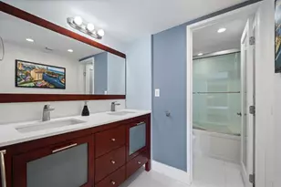 3625 N Country Club Dr Unit, Miami, FL 33180 - Photo 21