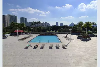 3625 N Country Club Dr, Unit #1208, Miami, FL 33180 - Photo 25