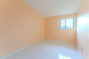 626 NE 195th St, Miami, FL 33179 - Photo 13