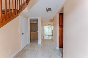 626 NE 195th St, Miami, FL 33179 - Photo 3