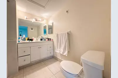 136 NE 19th Ct, Unit #216F, Wilton Manors, FL 33305 - Photo 13