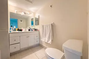 136 NE 19th Ct, Wilton Manors, FL 33305 - Photo 13