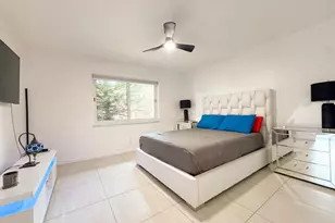 136 NE 19th Ct, Wilton Manors, FL 33305 - Photo 19