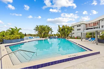 877 NE 195th St, Unit #422, Miami, FL 33179 - Photo 25