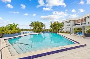 877 NE 195th St, Miami, FL 33179 - Photo 25