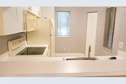 922  Coral Club Dr, Unit #922, Coral Springs, FL 33071 - Photo 11