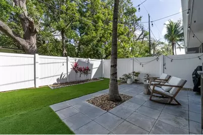 723 SE 16th Ct, Fort Lauderdale, FL 33316 - Photo 9