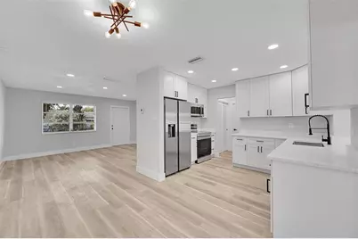 6925 NW 11th St, Margate, FL 33063 - Photo 11