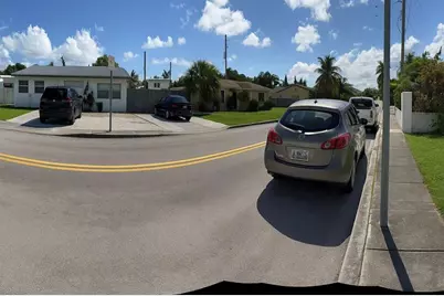 823 N 20th Ct, Hollywood, FL 33020 - Photo 1