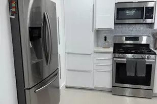 823 N 20th Ct, Hollywood, FL 33020 - Photo 11