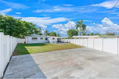 455 SW 14th Ct, Pompano Beach, FL 33060 - Photo 9