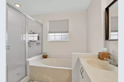 11461  Lakeview Dr, Unit #8, Coral Springs, FL 33071 - Photo 31