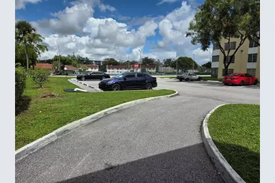 4152  Inverrary Dr, Unit #310, Lauderhill, FL 33319 - Photo 19