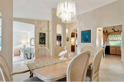 10072  Ramblewood Dr, Coral Springs, FL 33071 - Photo 11