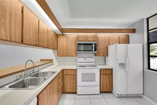 1713 Whitehall Dr, Davie, FL 33324 - Photo 7