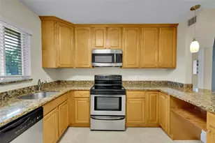 410 SW 15th St, Pompano Beach, FL 33060 - Photo 7