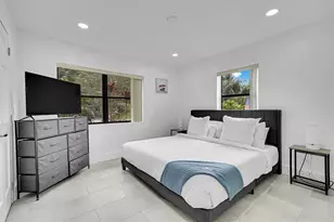 400 NE 26th Dr, Wilton Manors, FL 33334 - Photo 17